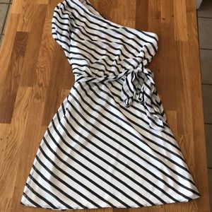 One shoulder dress